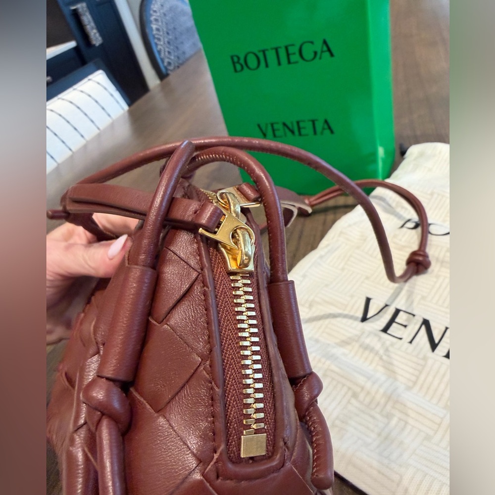 Bottega Veneta Brown Intrecciato Leather Shoulder Bag - Picture 8 of 16